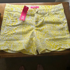 Lilly Pulitzer size 8 yellow and white scalloped edge palmita stretch shorts new